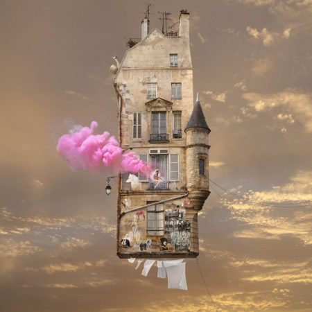 Zeynep represents flying houses pink