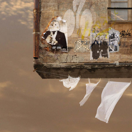 Zeynep represents flying houses pink