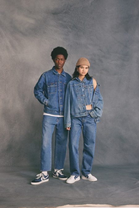 Zeynep represents levis sneakers