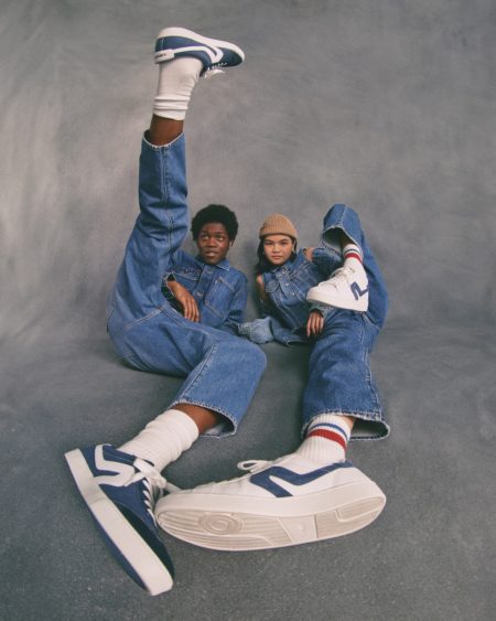 Zeynep represents levis sneakers