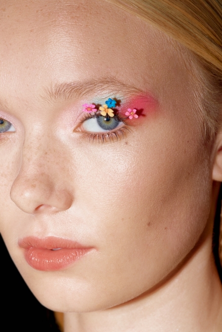 Pop bloom beauty a graphic flash beauty series by laia benavides